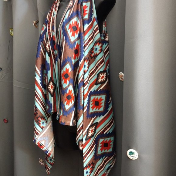 Ambience Apparel Sleeveless Poncho Top Size M - Picture 4 of 8